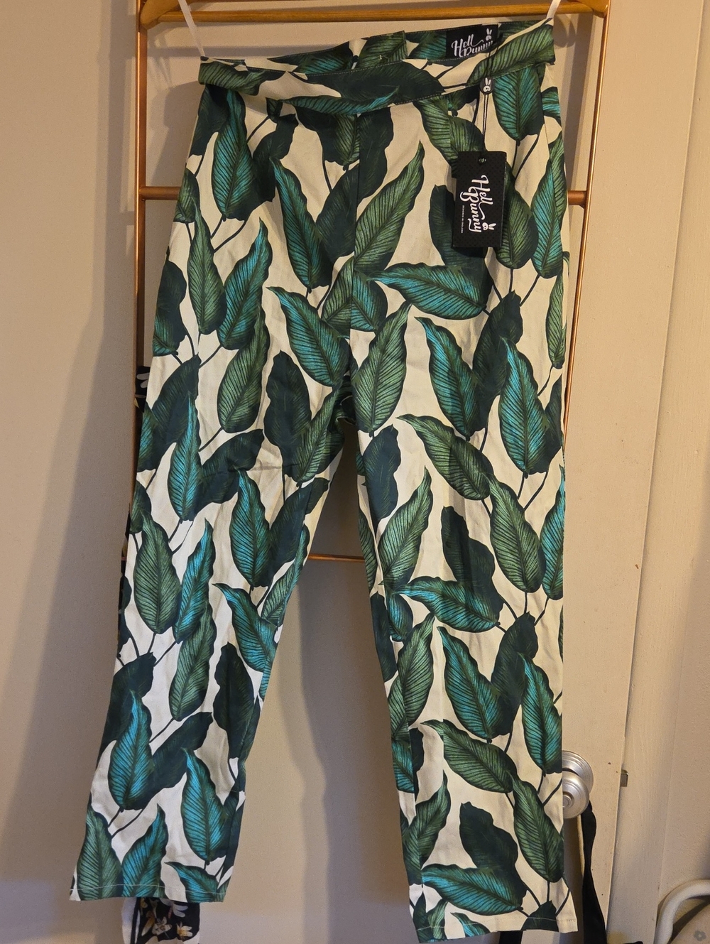 Hell Bunny Vintage Tropical Leaf Print Capri Pants